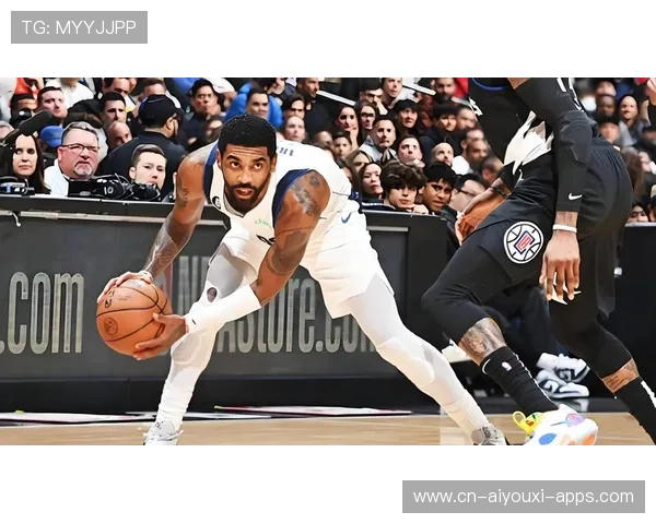 雄鹿夹击做得干净，对手强投偏出